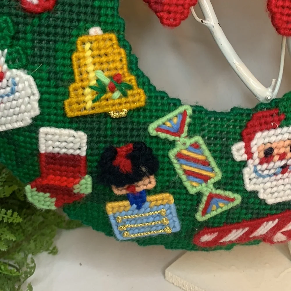 Super cute Vintage Bucilla 16 ornament pre-made plastic canvas Christmas wreath
